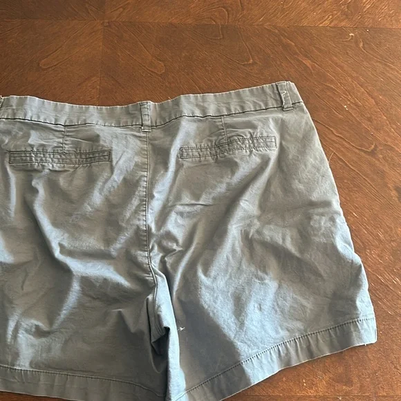 Old Navy shorts - Picture 2 of 3